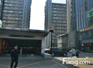 上海九亭九久青年城轉角重餐飲旺鋪出售，年租金32萬，投資潛力大